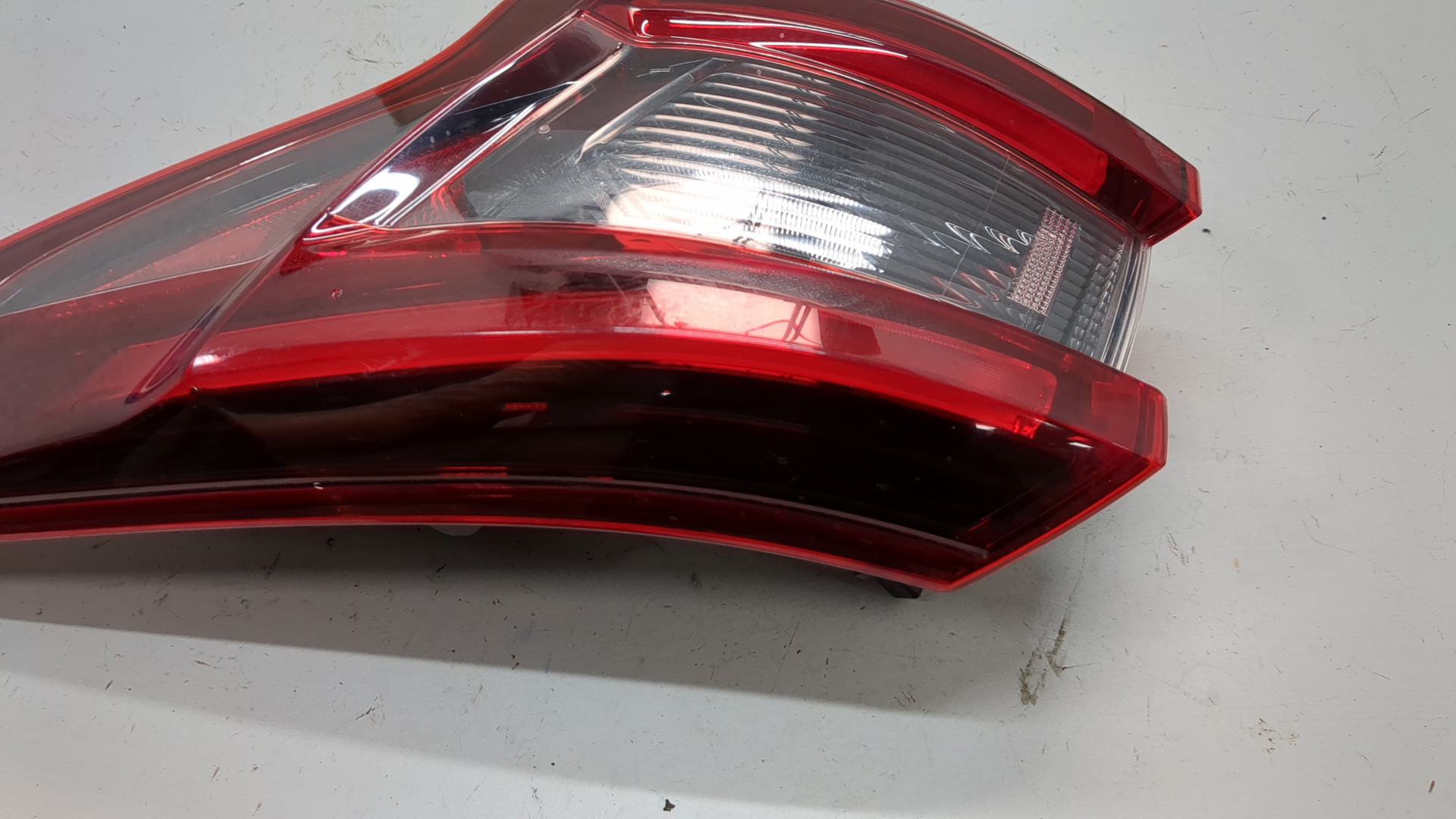 Фонарь задний правый