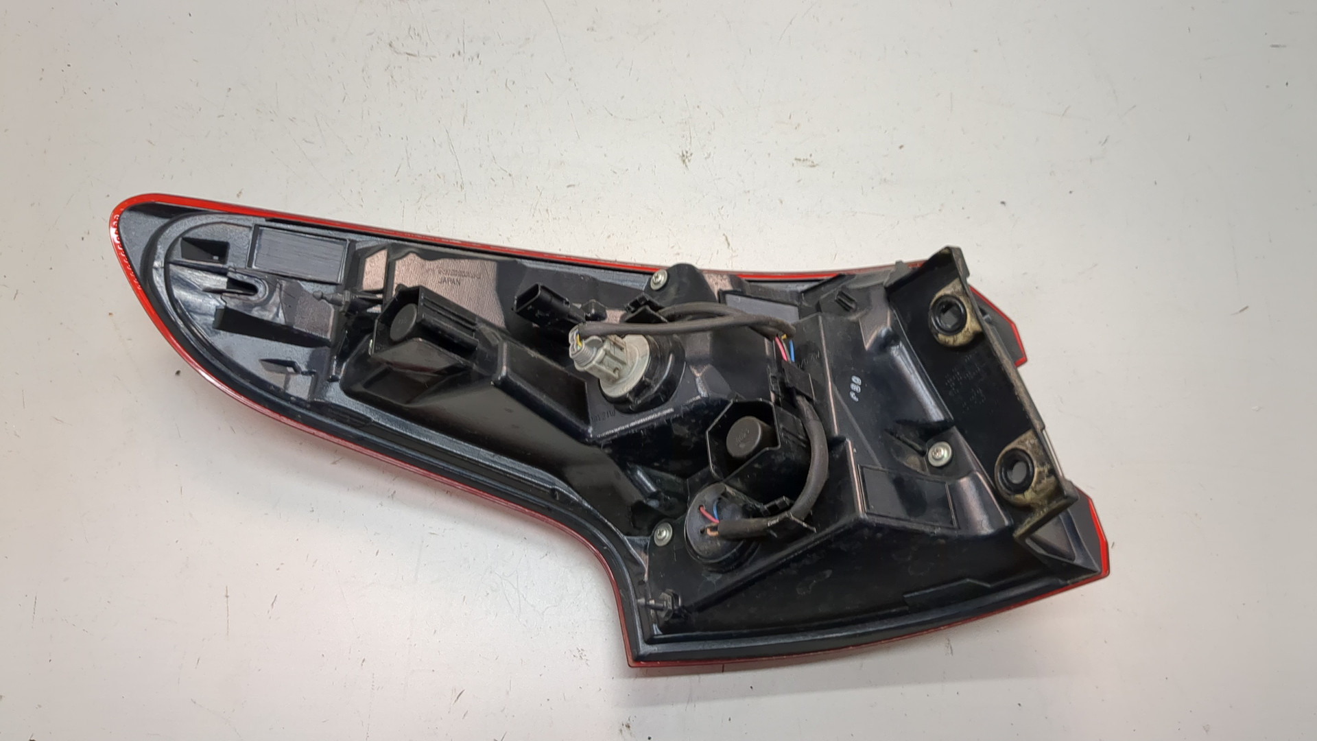 Фонарь задний правый