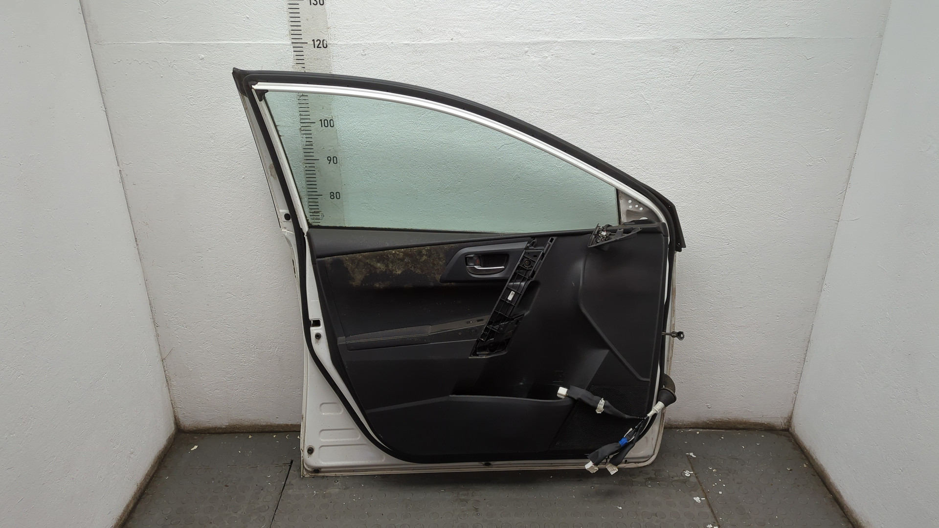 Дверь передняя левая