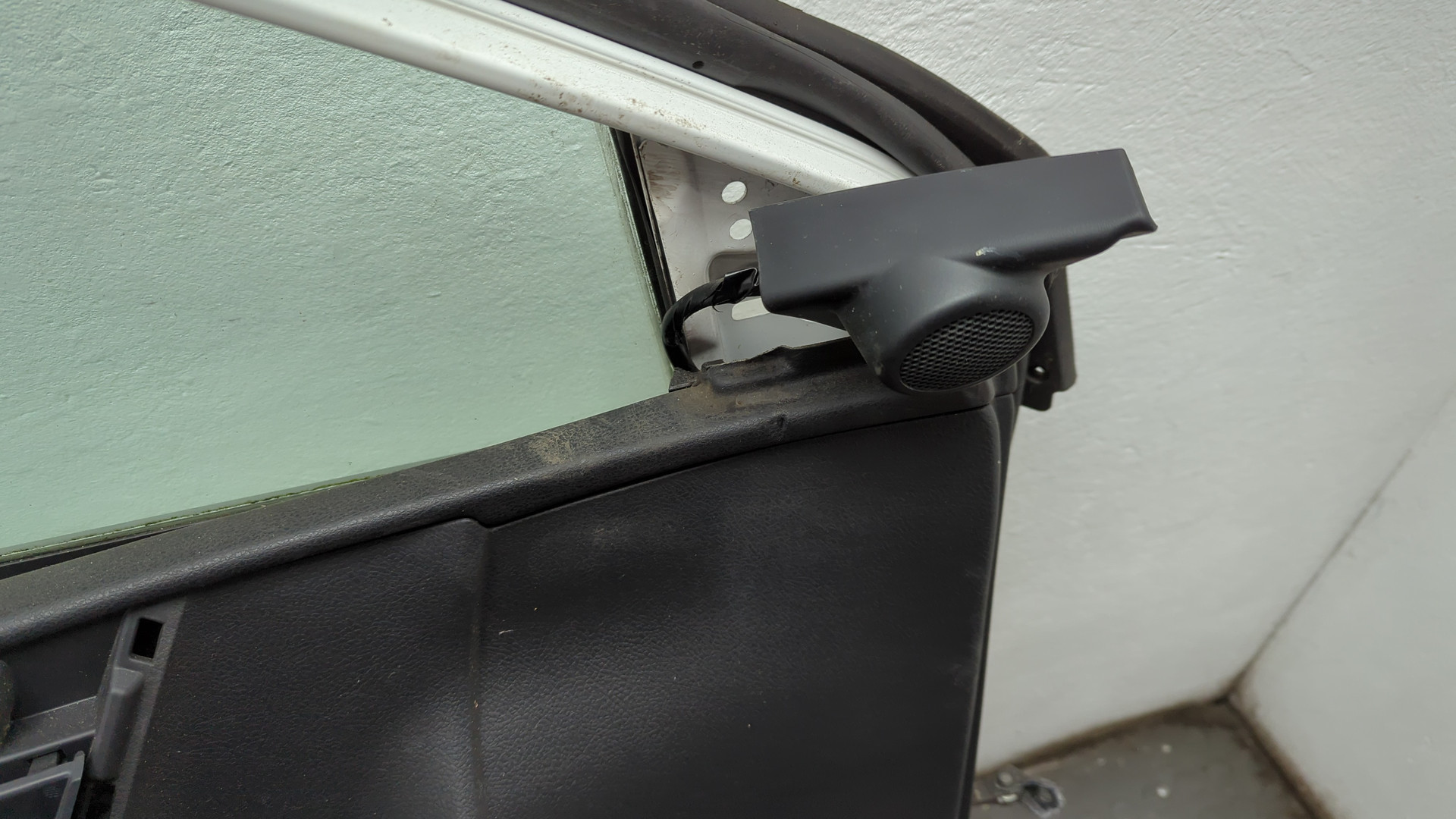 Дверь передняя левая