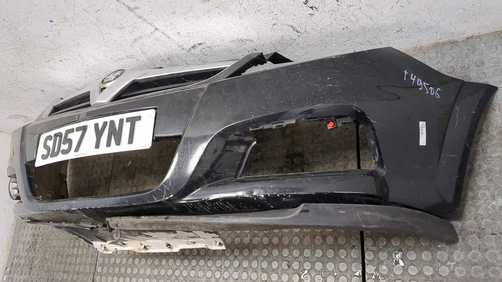 Бампер передний