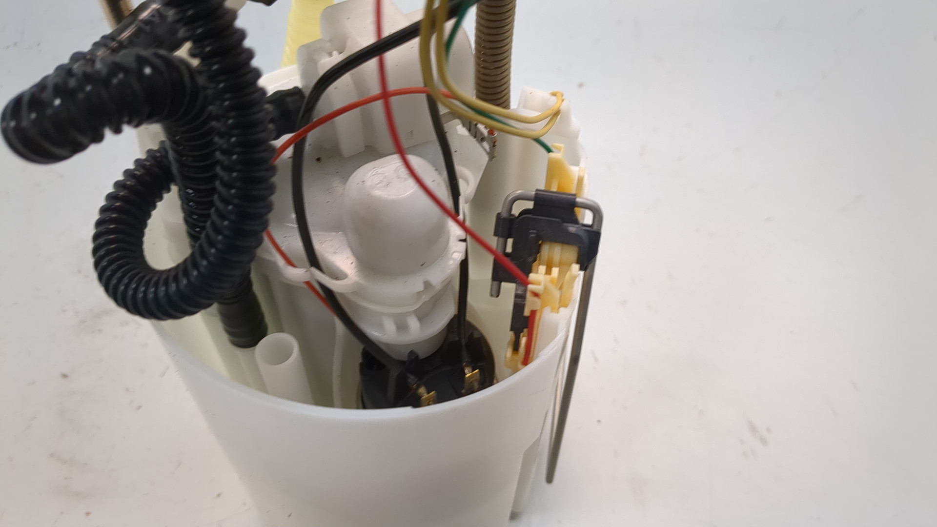 Насос топливный электрический