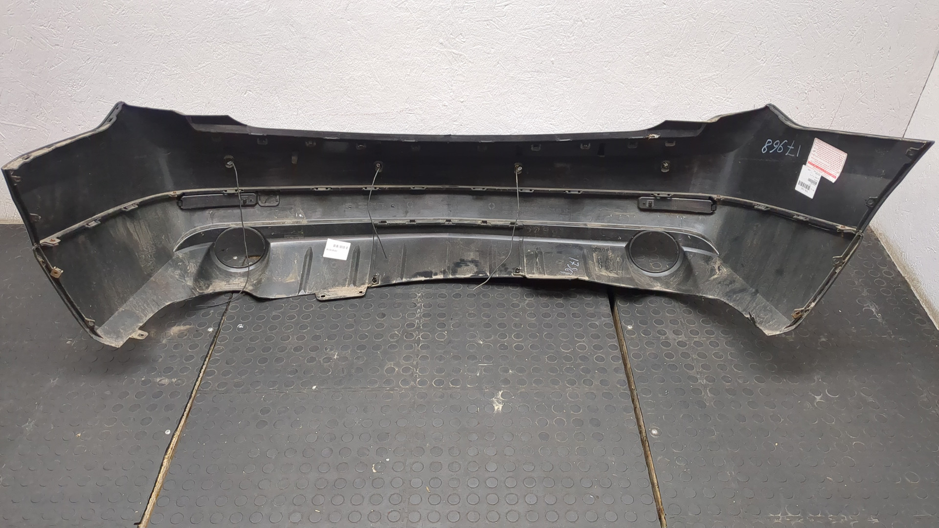 Бампер задний