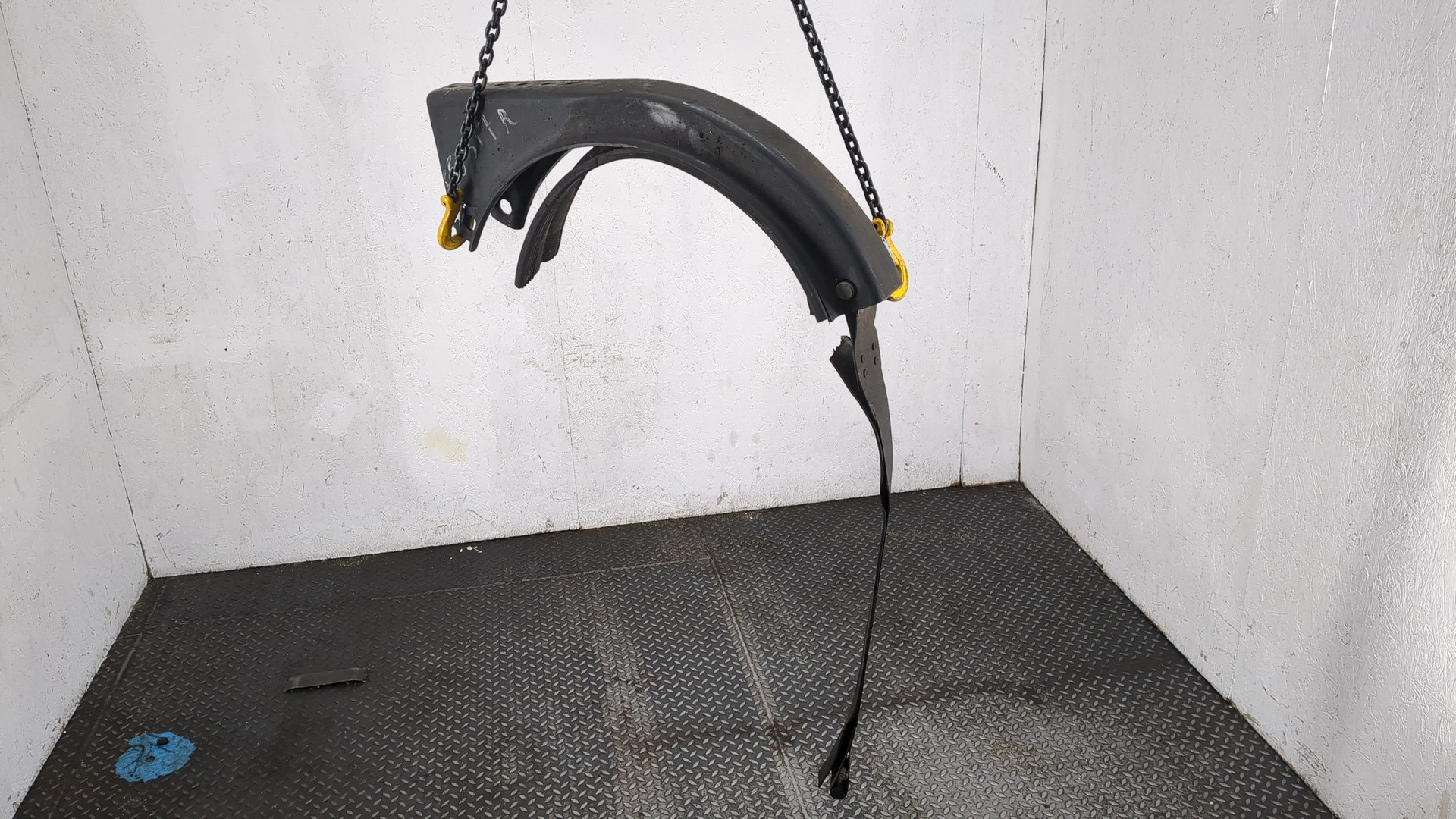 Лента крепления бензобака