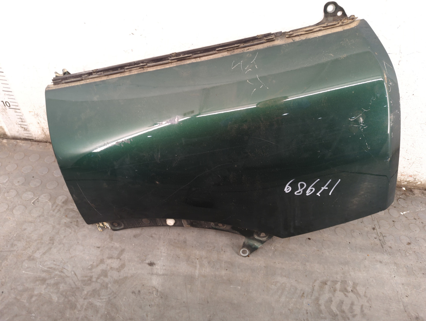 Крыло заднее левое