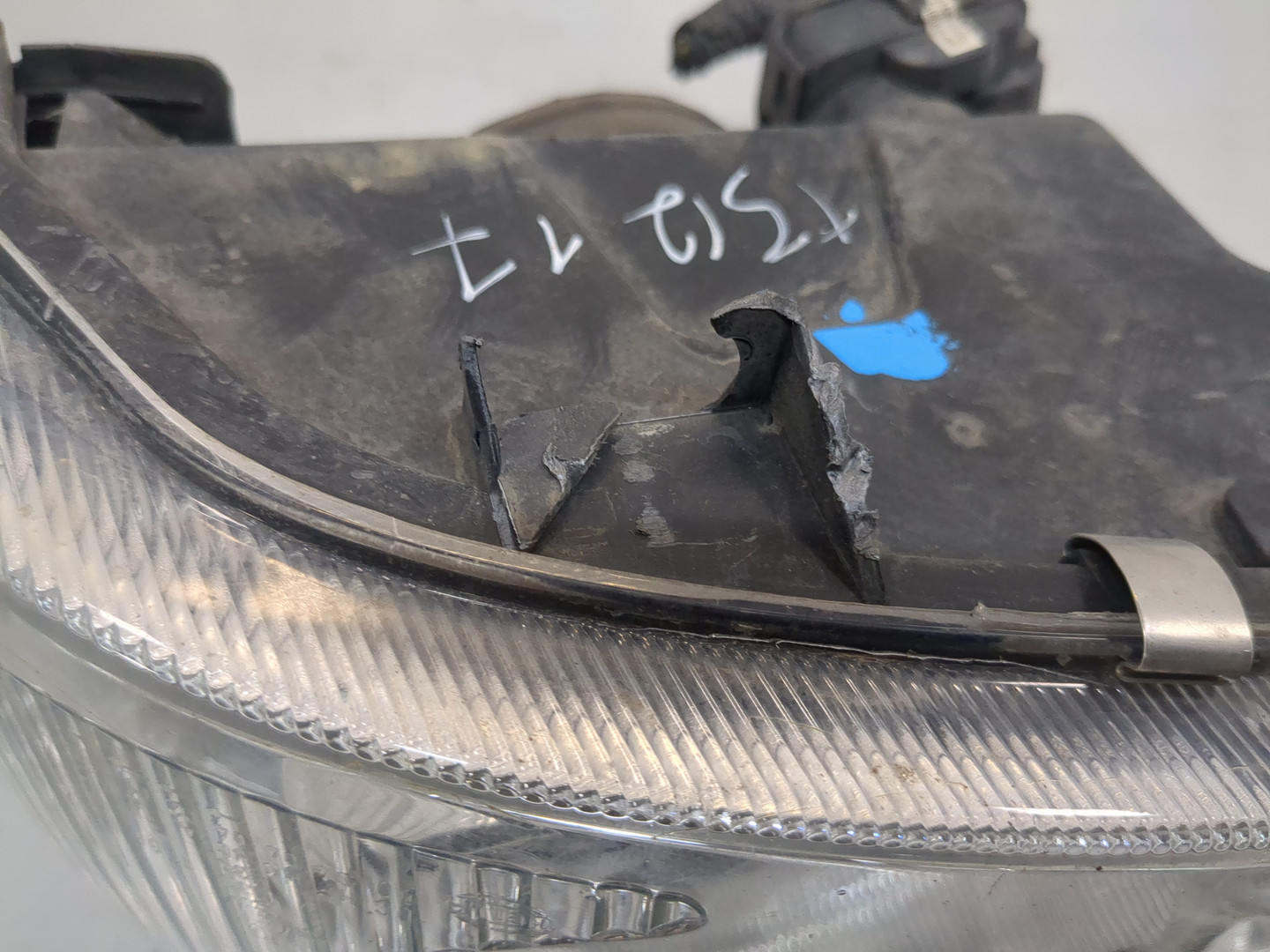 Фара правая