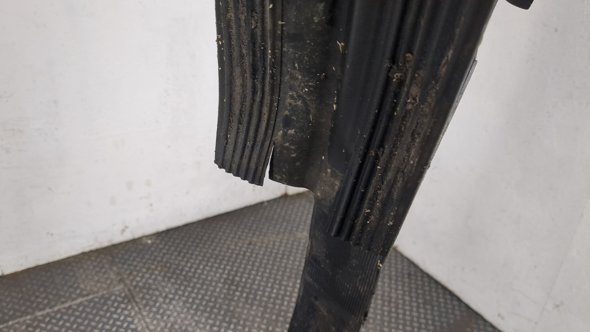 Лента крепления бензобака