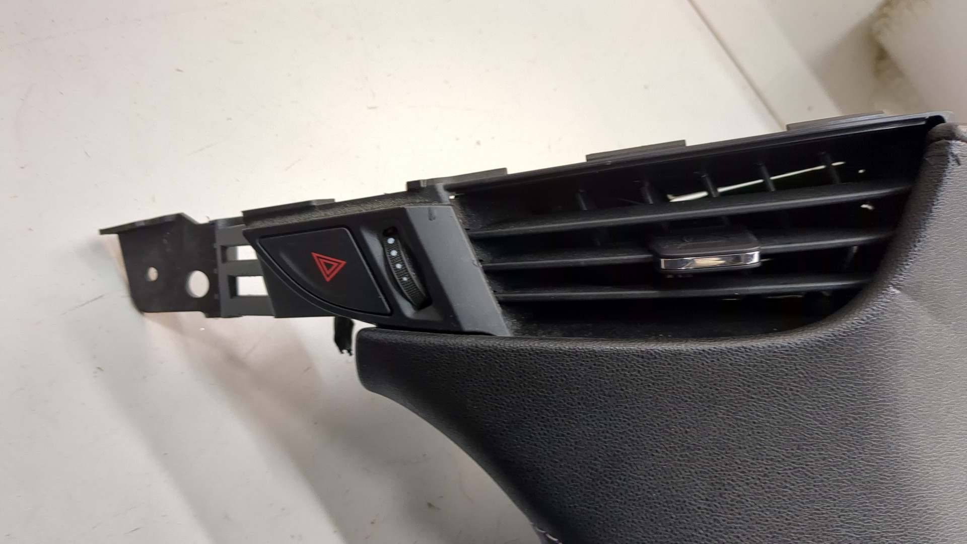 Подушка безопасности пассажирская (в торпедо)