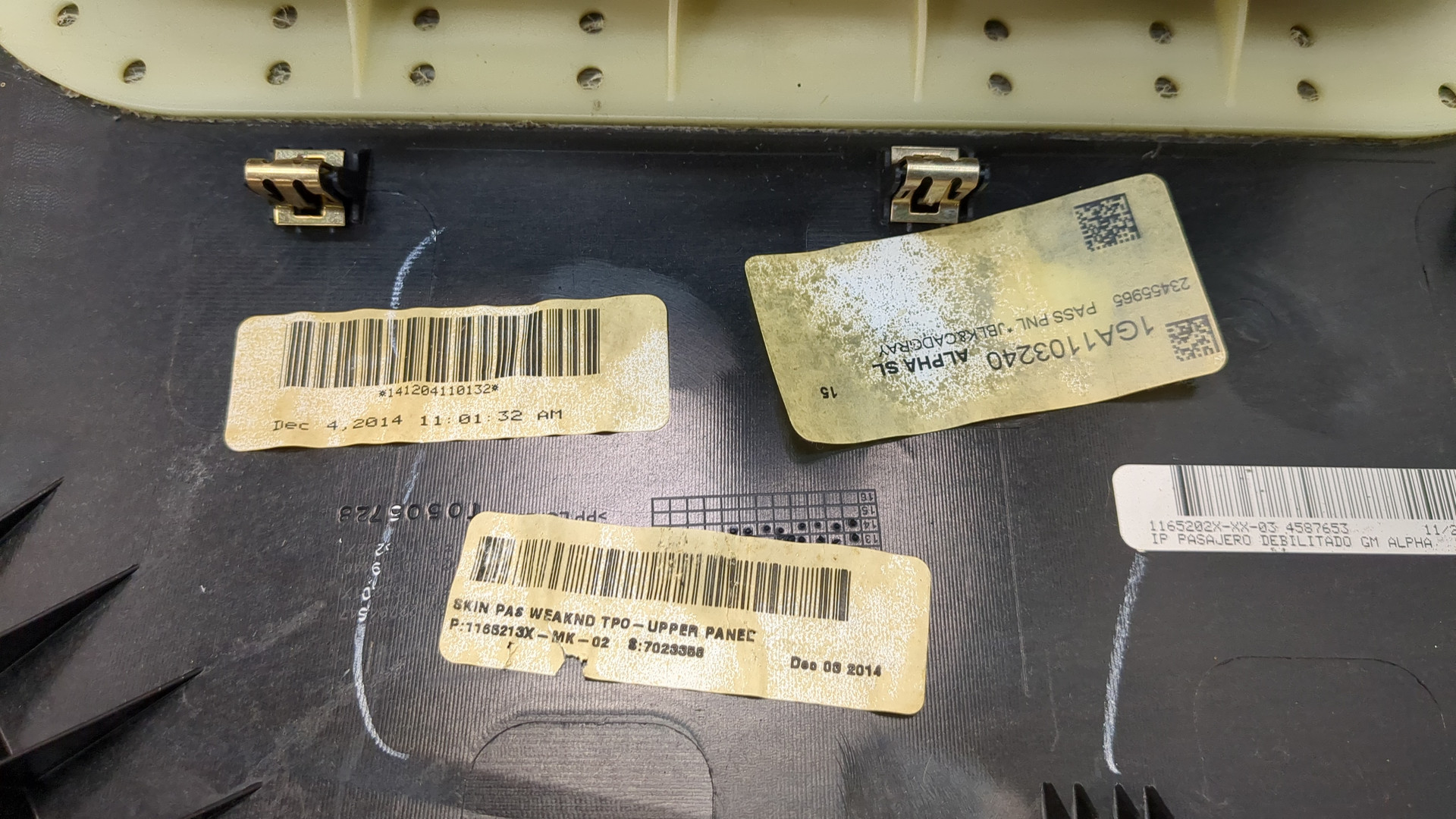 Подушка безопасности пассажирская (в торпедо)