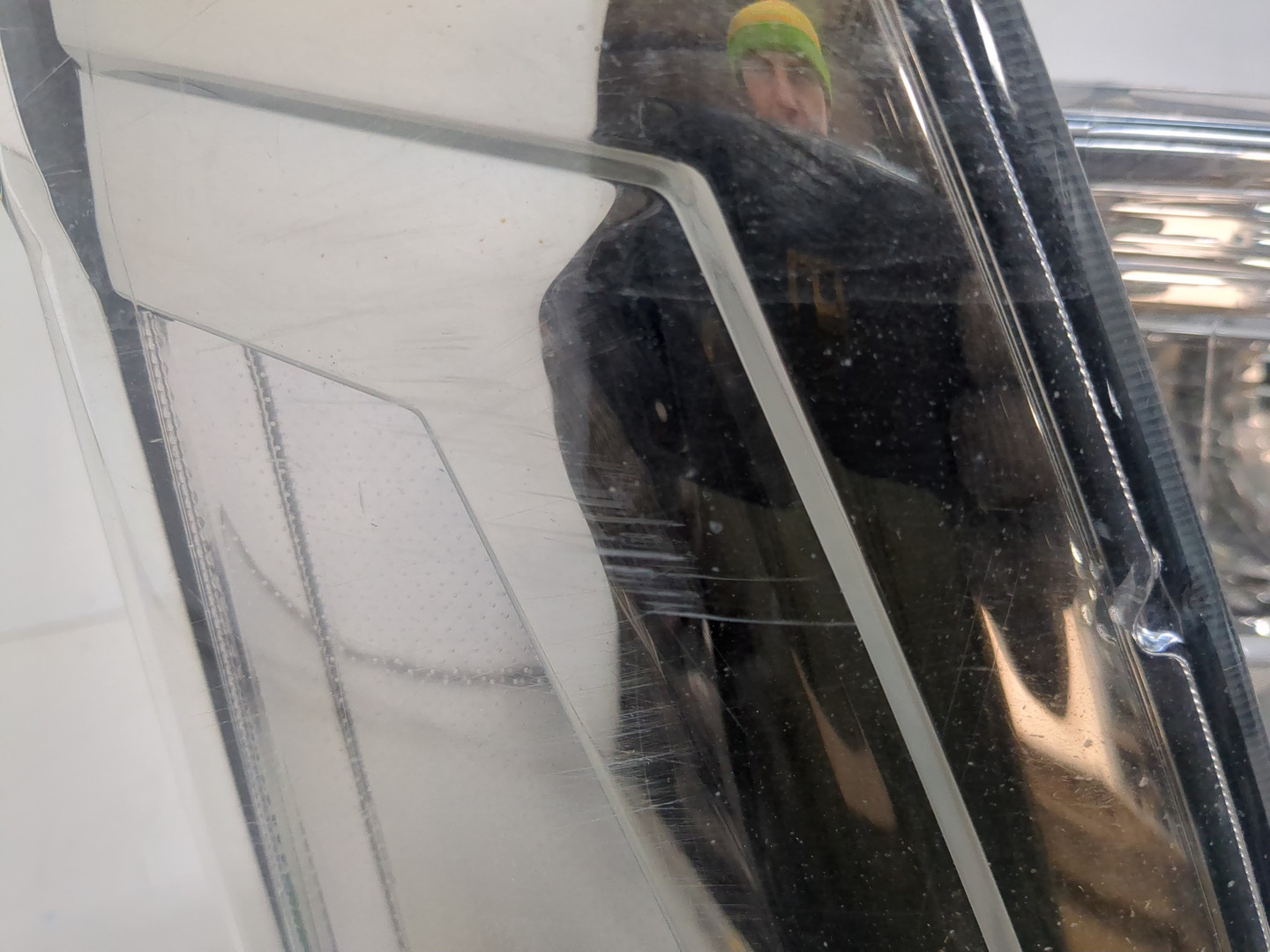 Фара правая