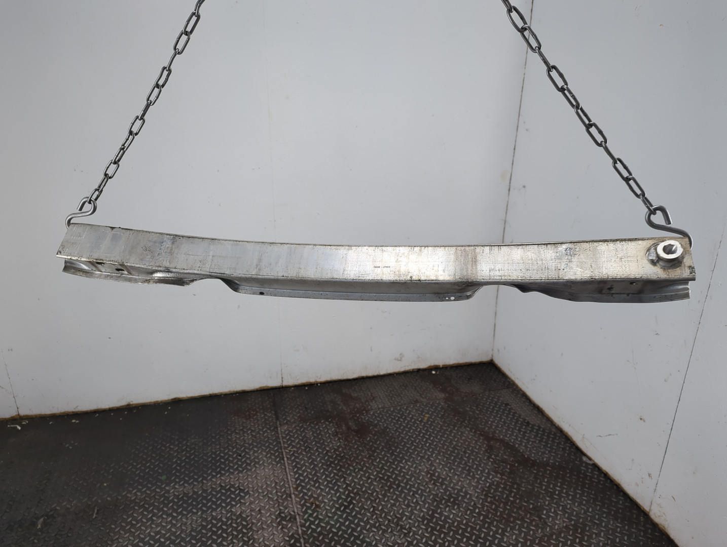 Усилитель переднего бампера