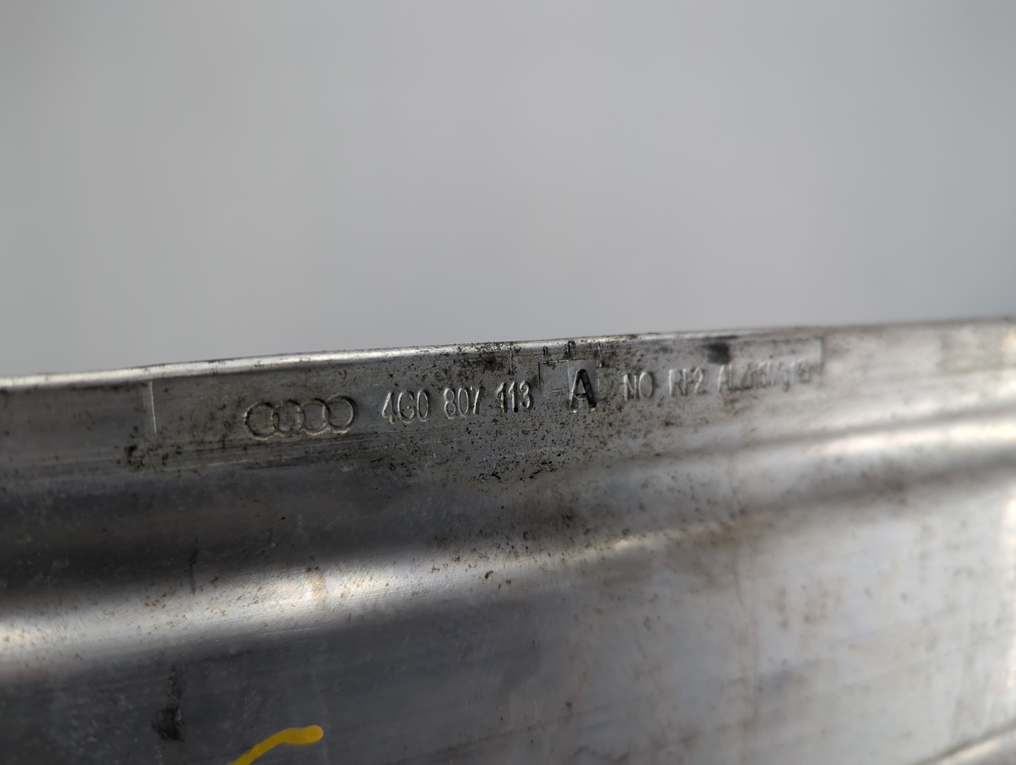 Усилитель переднего бампера