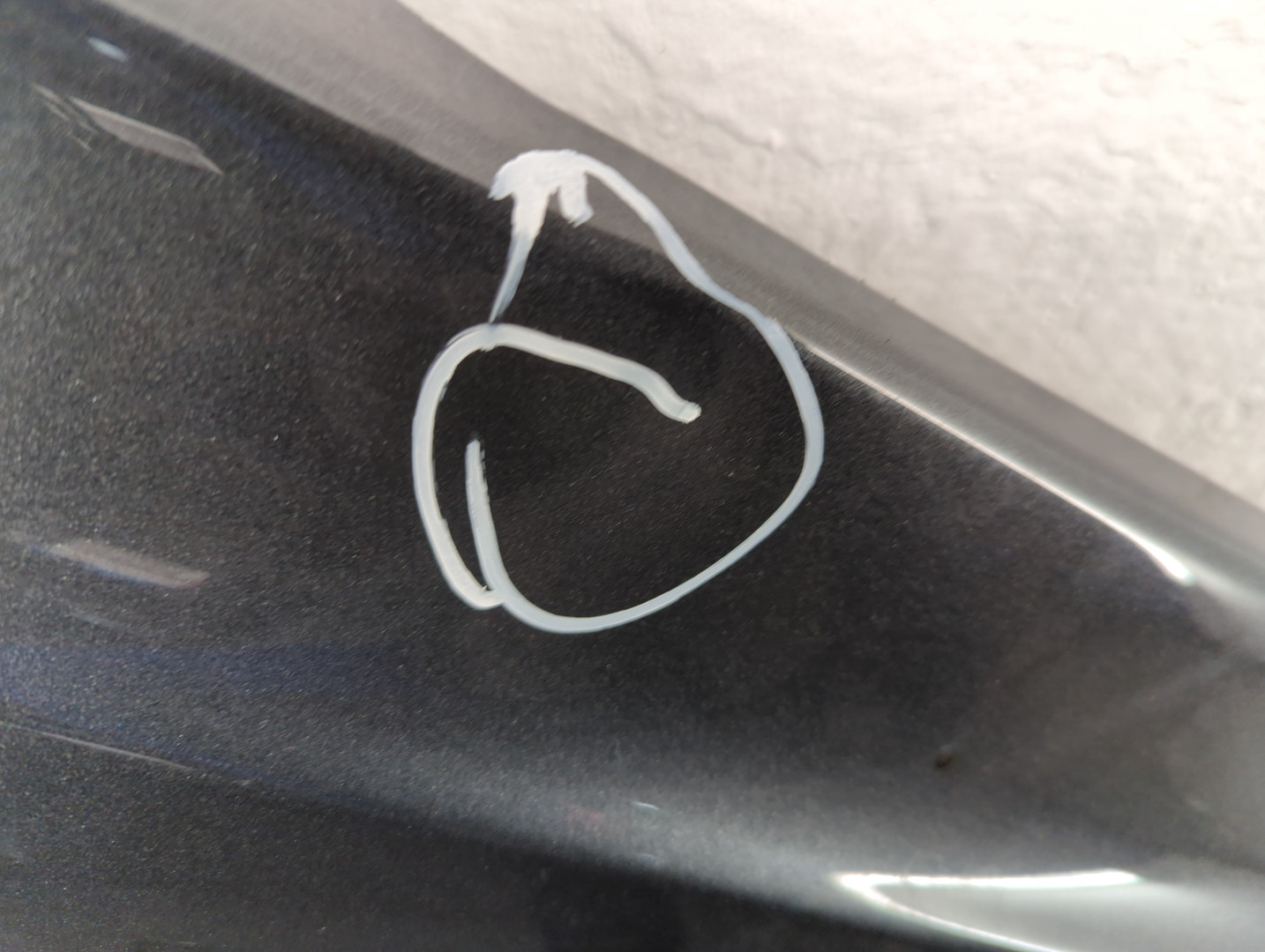 Крыло переднее правое