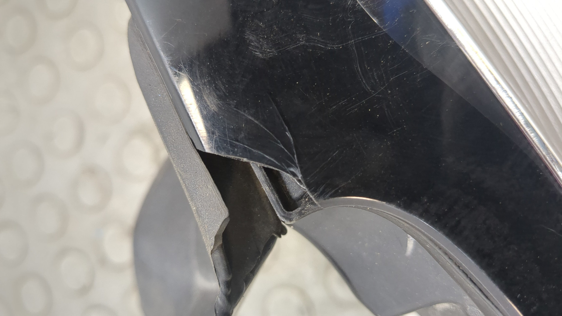 Фонарь задний левый