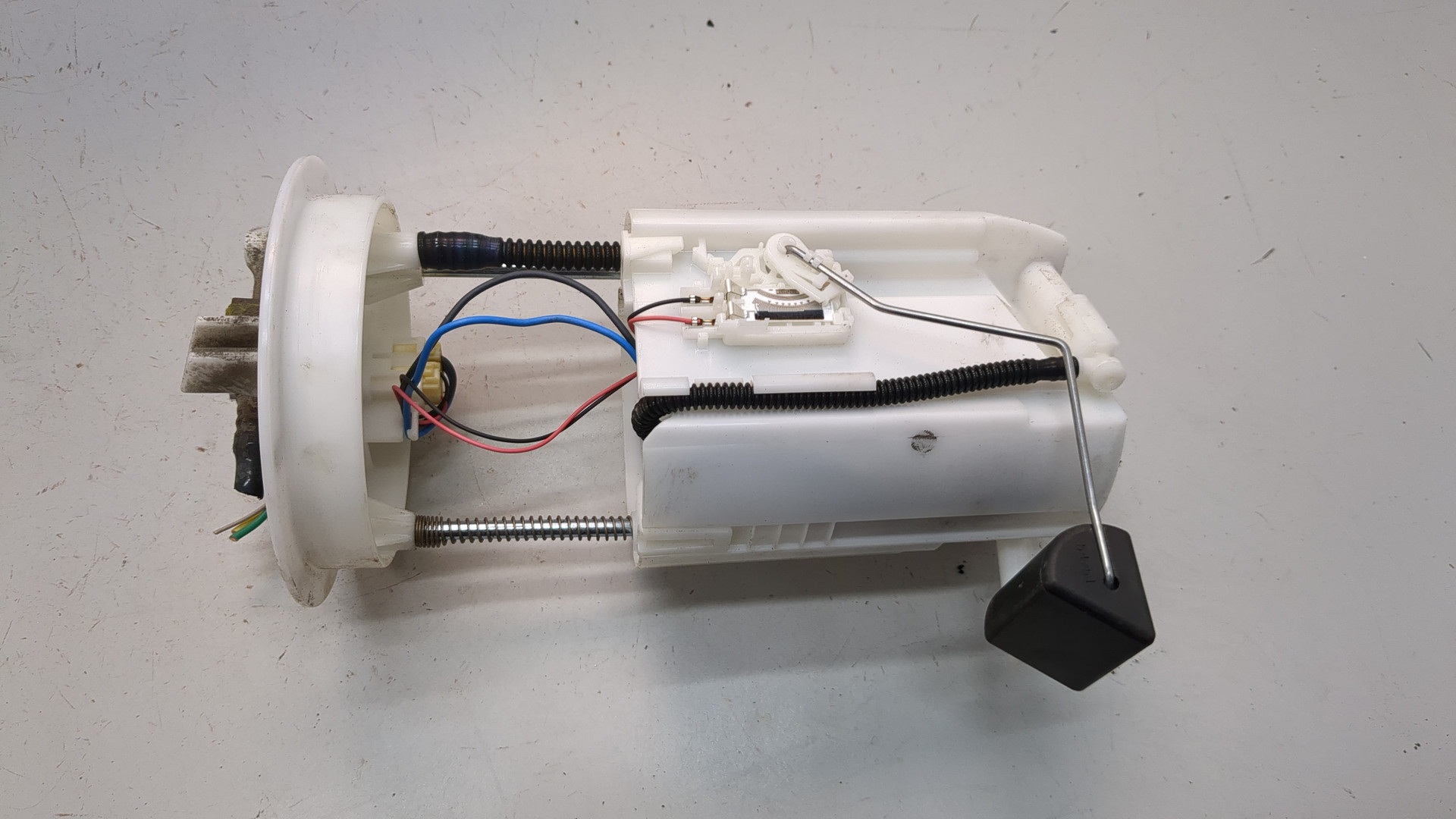 Насос топливный электрический