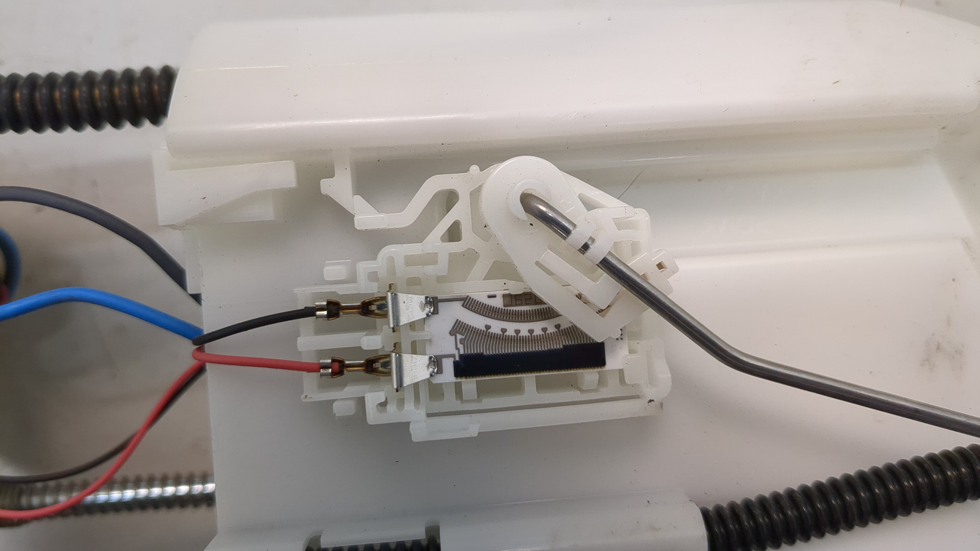 Насос топливный электрический