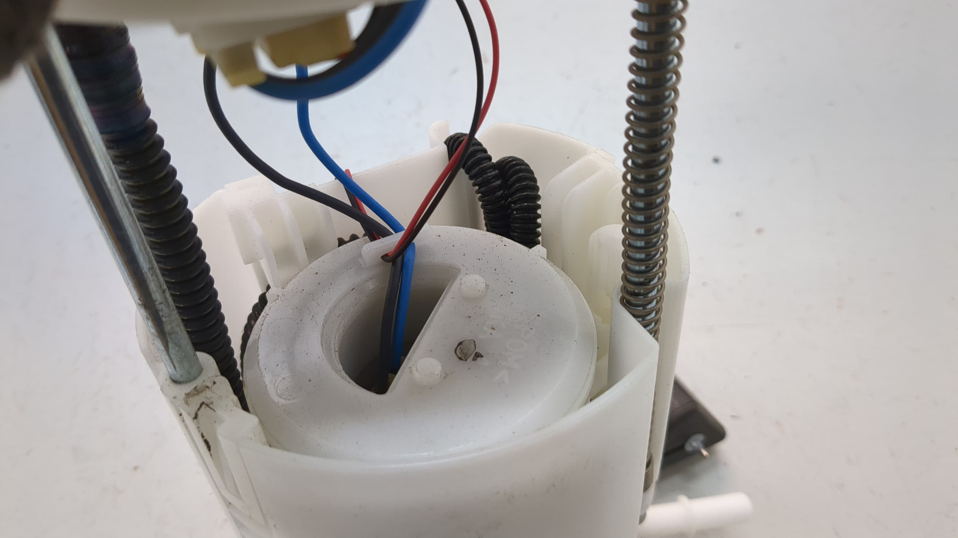 Насос топливный электрический