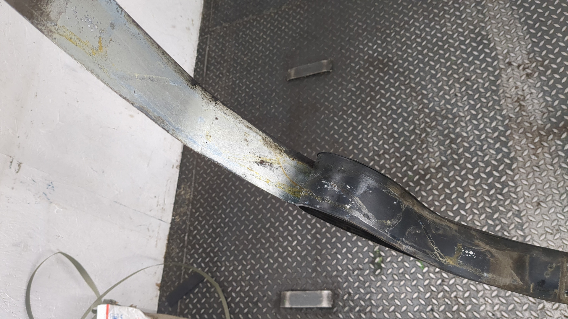 Лента крепления бензобака