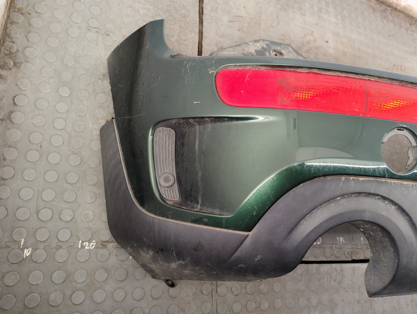 Бампер задний