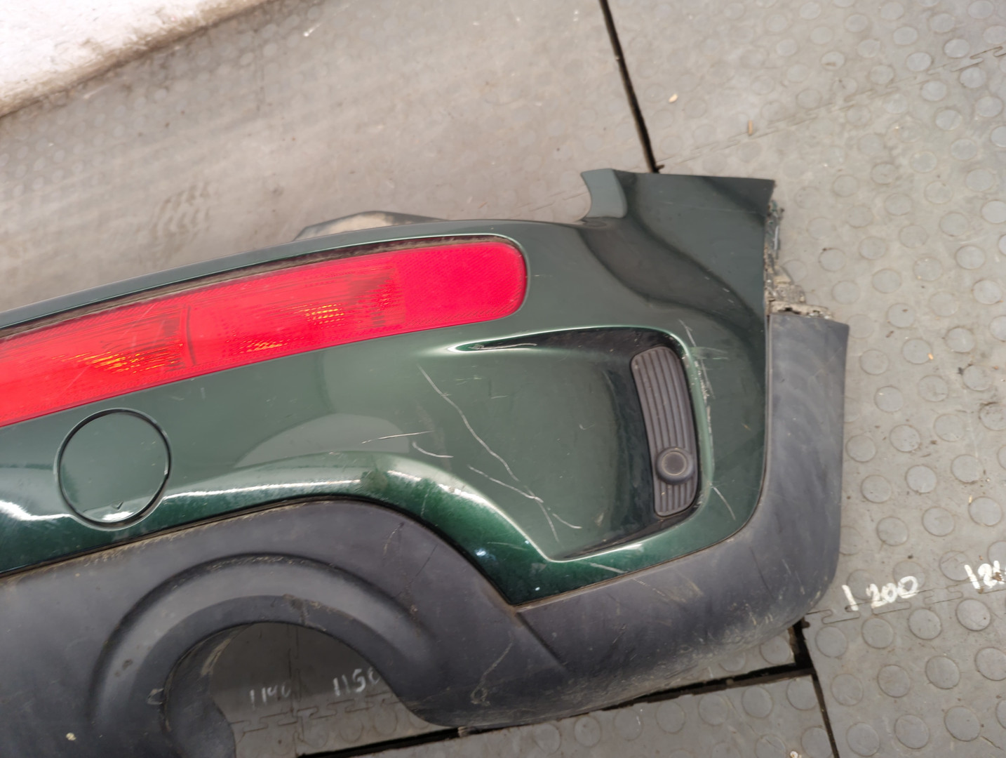 Бампер задний