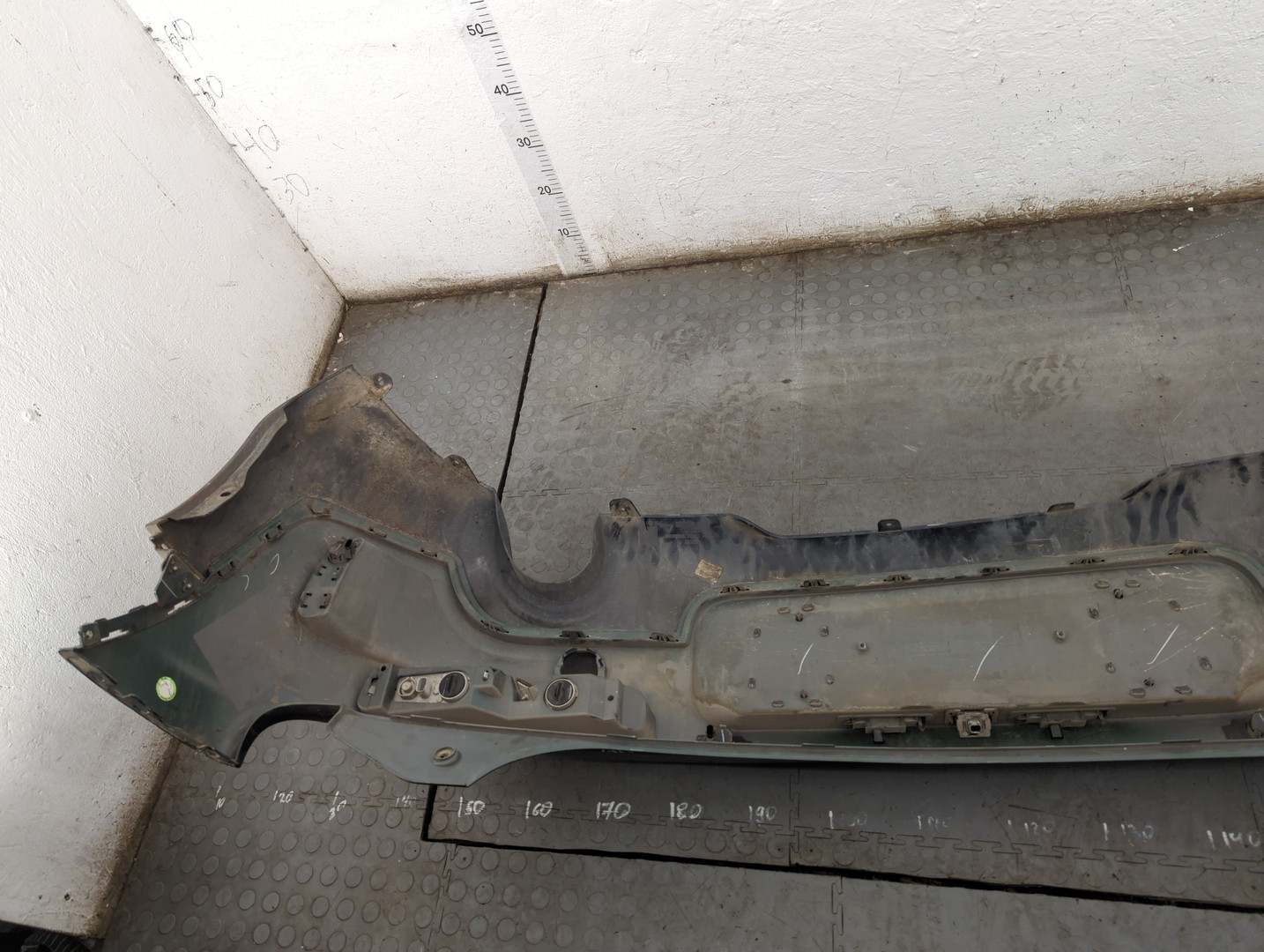 Бампер задний