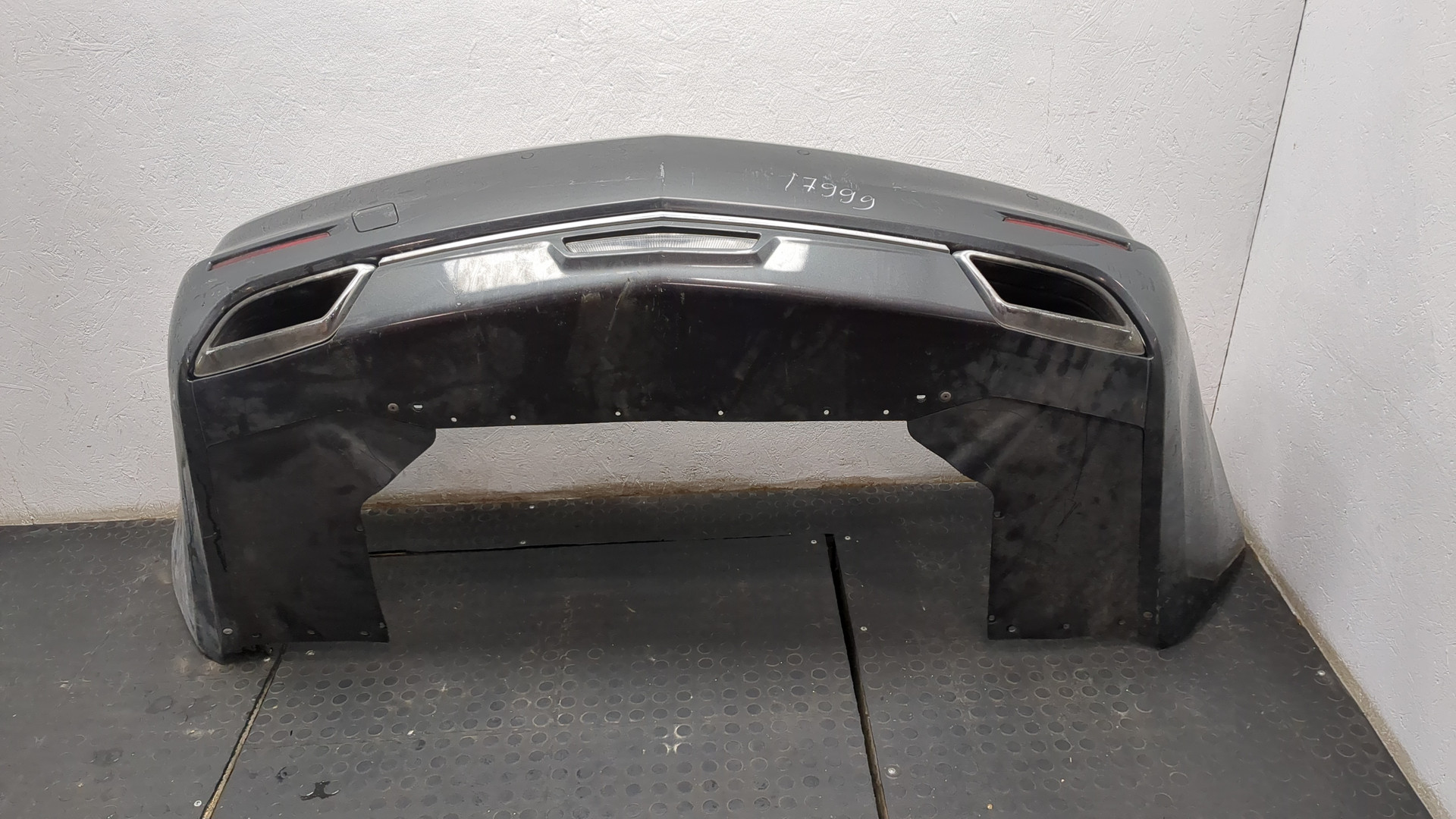 Бампер задний