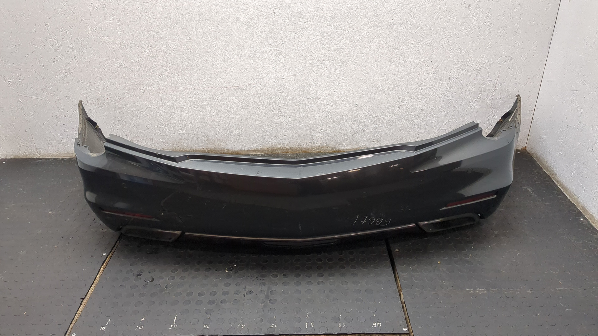 Бампер задний