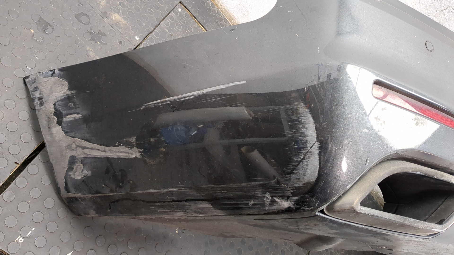 Бампер задний