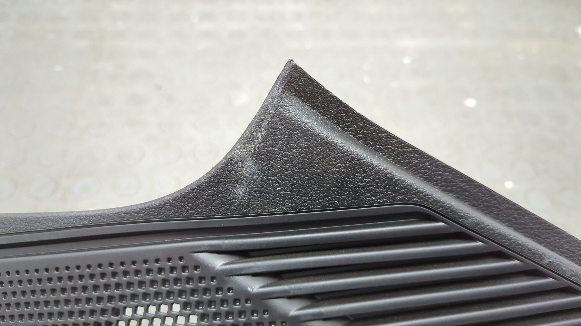 Обшивка багажника