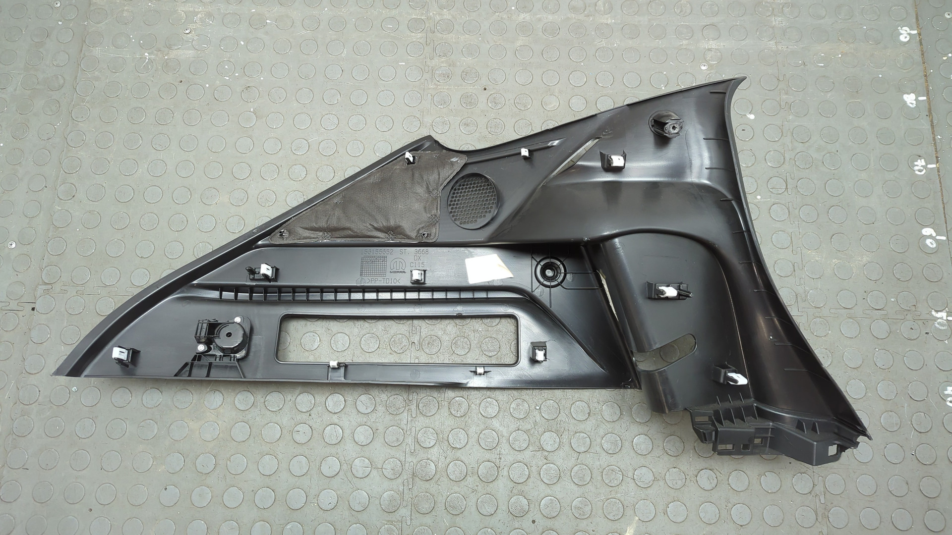 Обшивка багажника