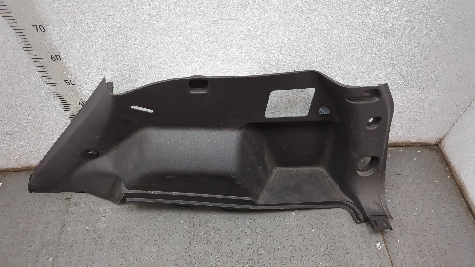 Обшивка багажника