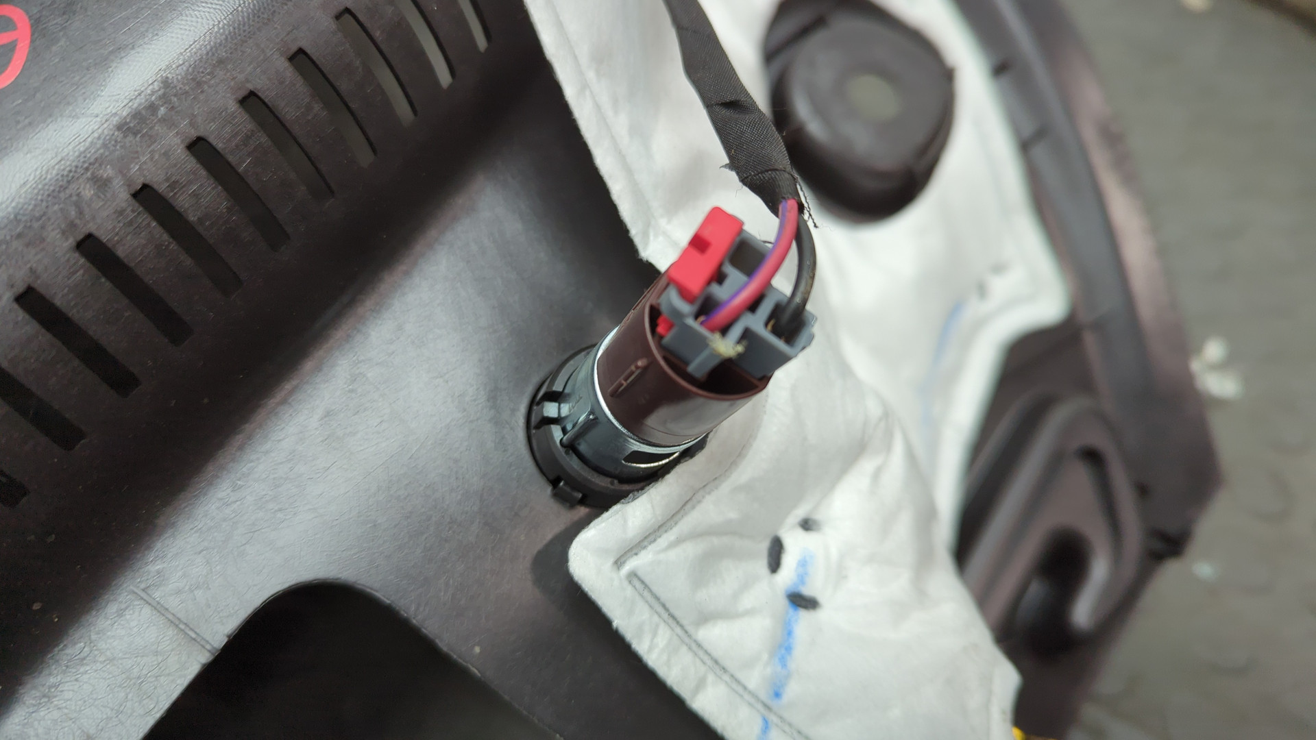 Обшивка багажника