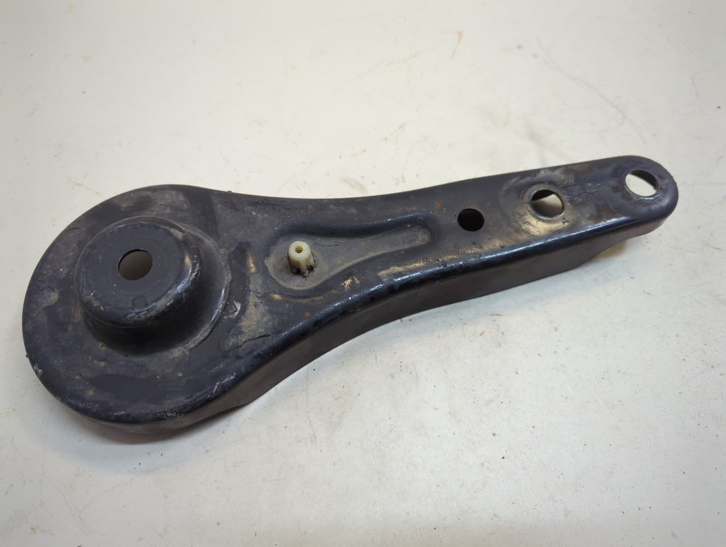 Кронштейн передней балки