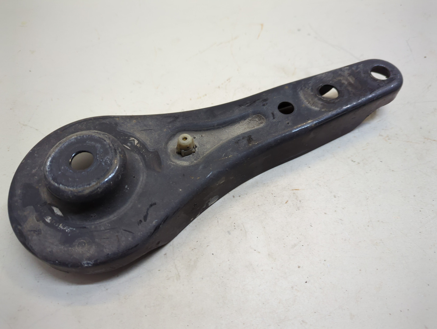 Кронштейн передней балки