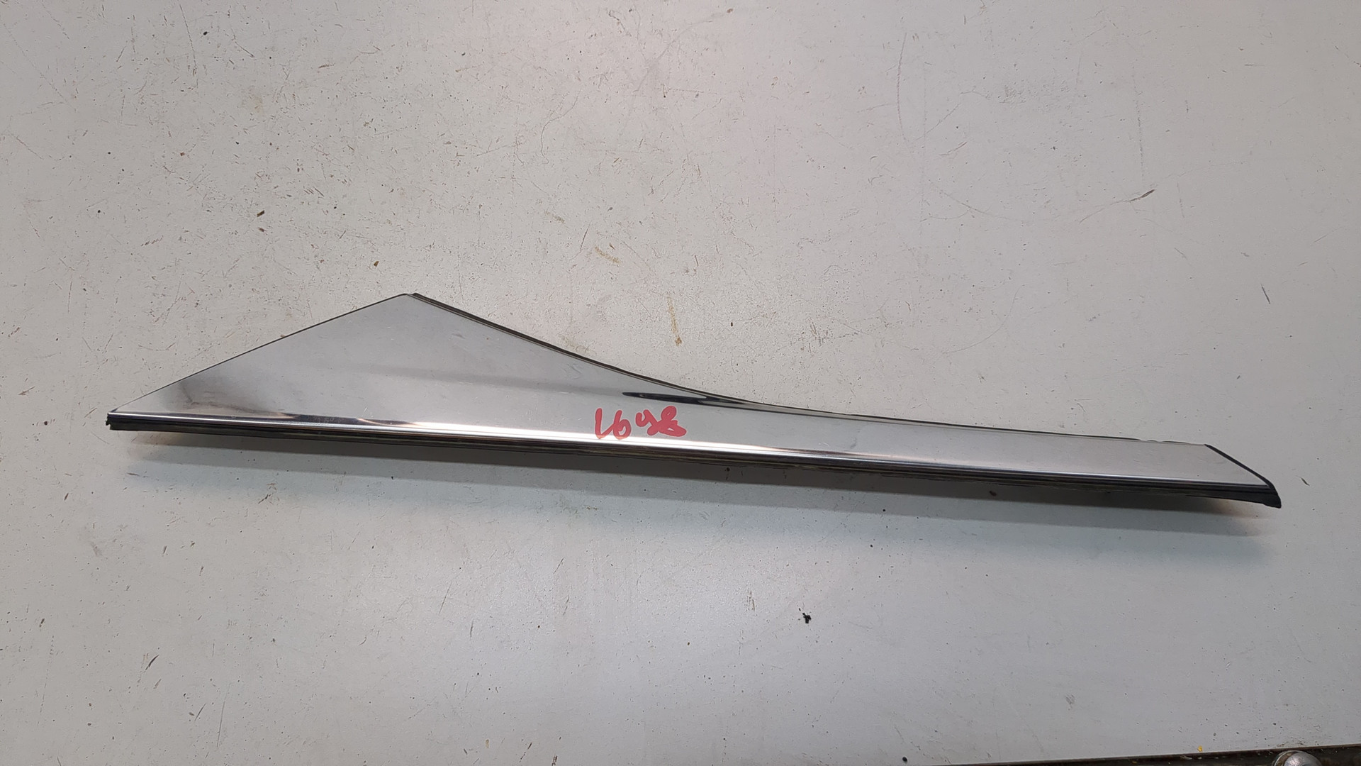 Накладка заднего крыла левого