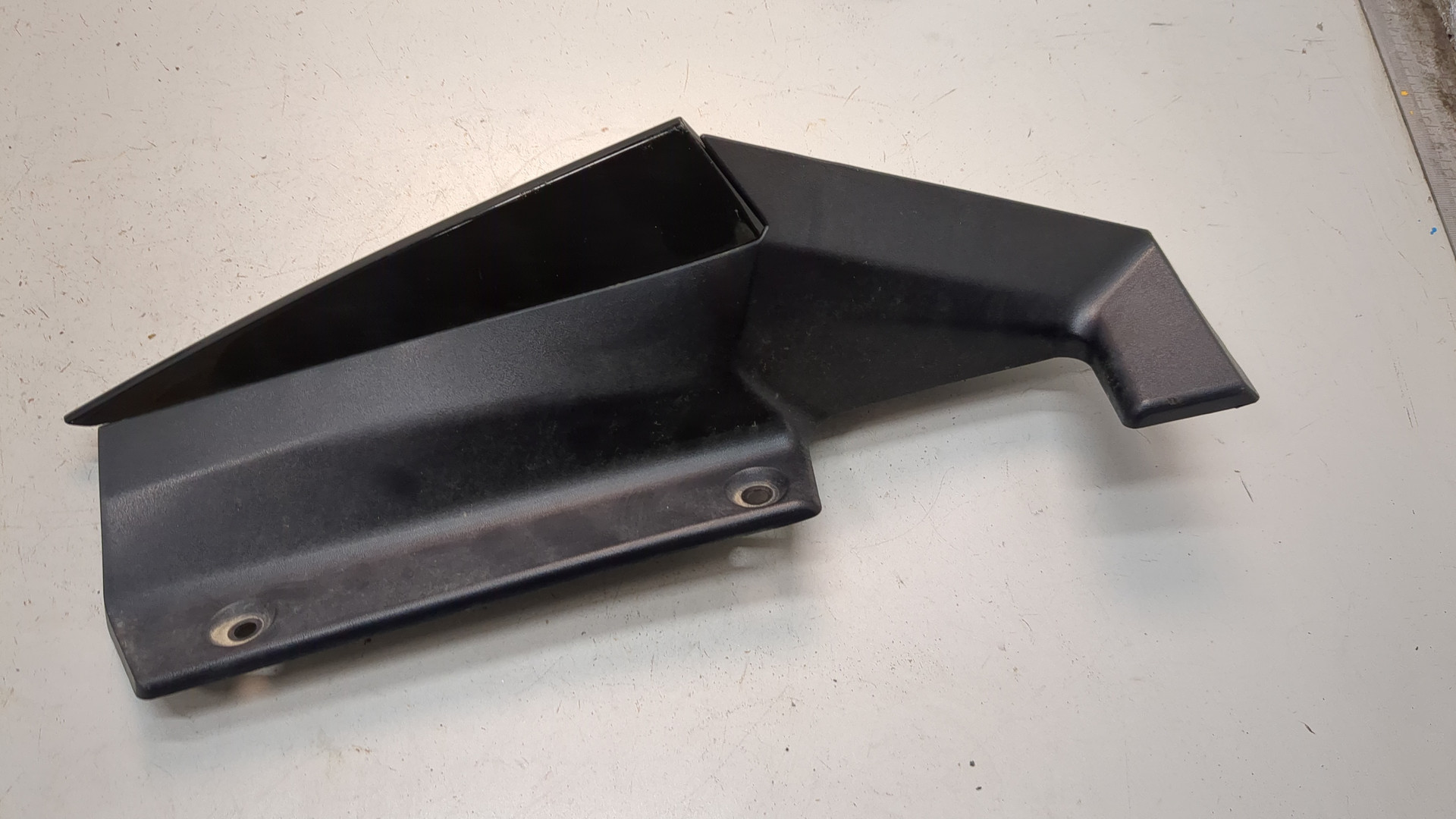 Накладка заднего крыла левого