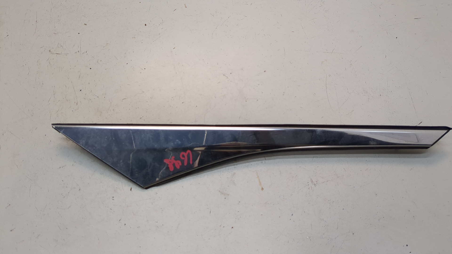 Молдинг заднего крыла правого