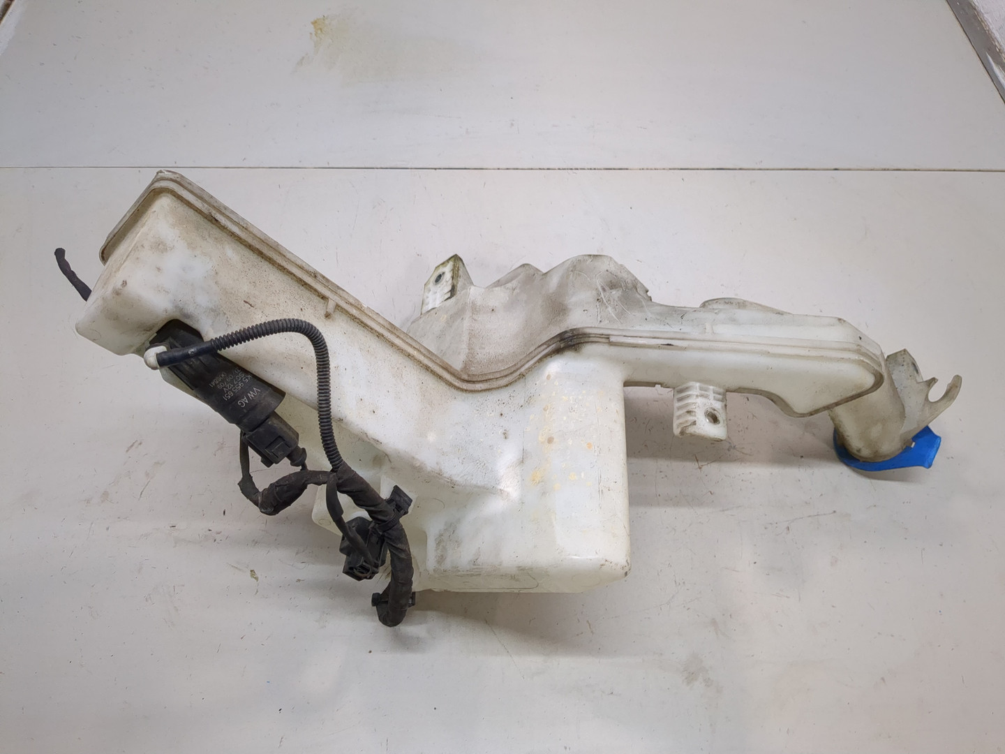 Бачок омывателя лобового стекла