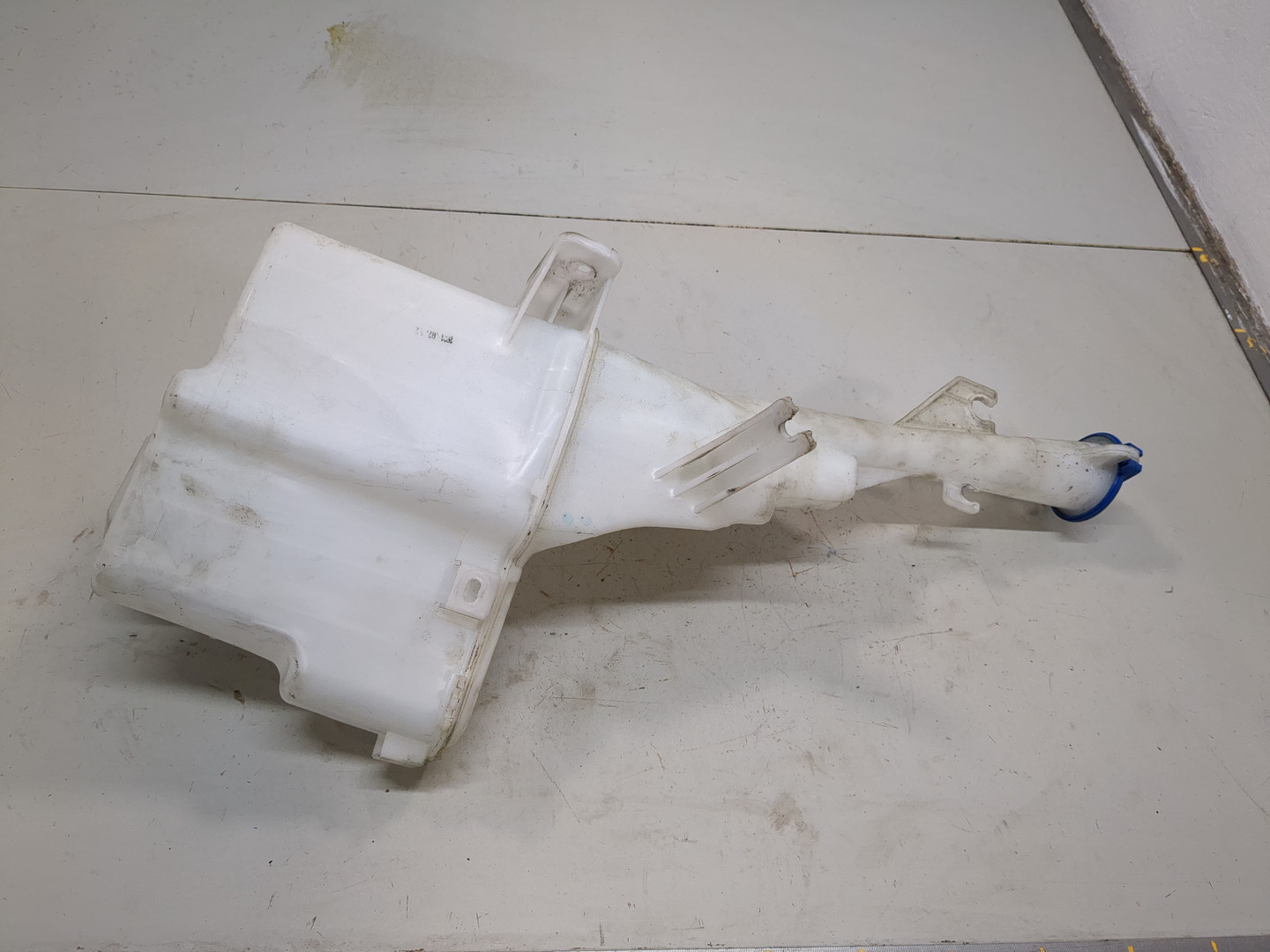 Бачок омывателя лобового стекла