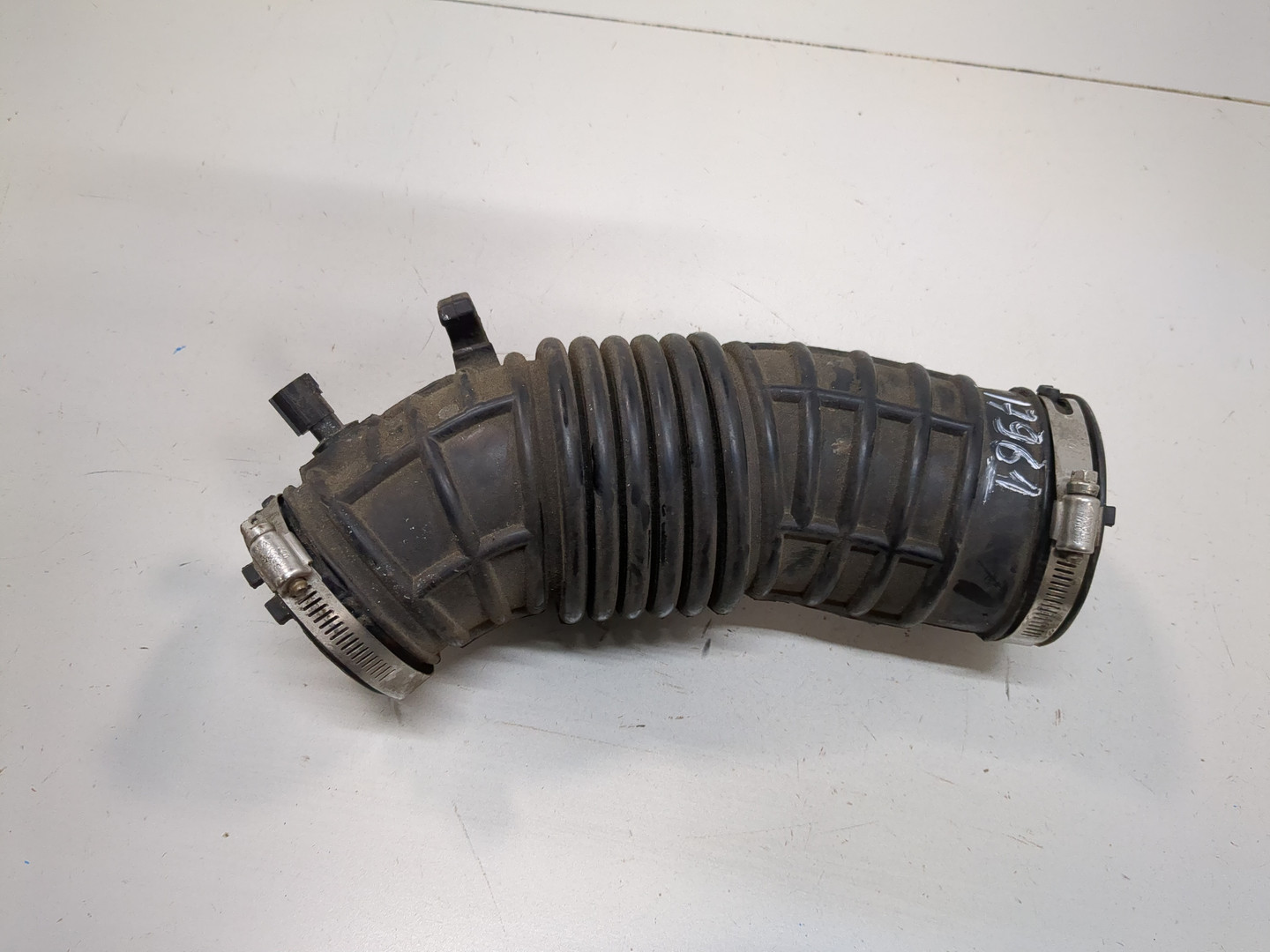 Патрубок воздушного фильтра