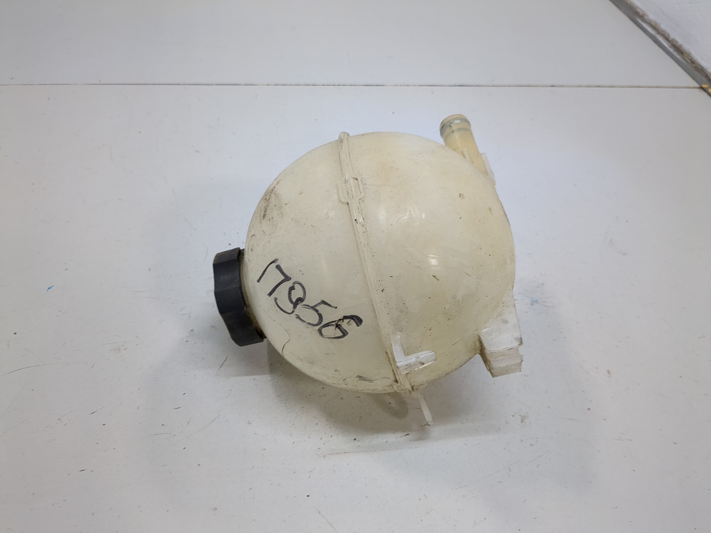 Бачок расширительный