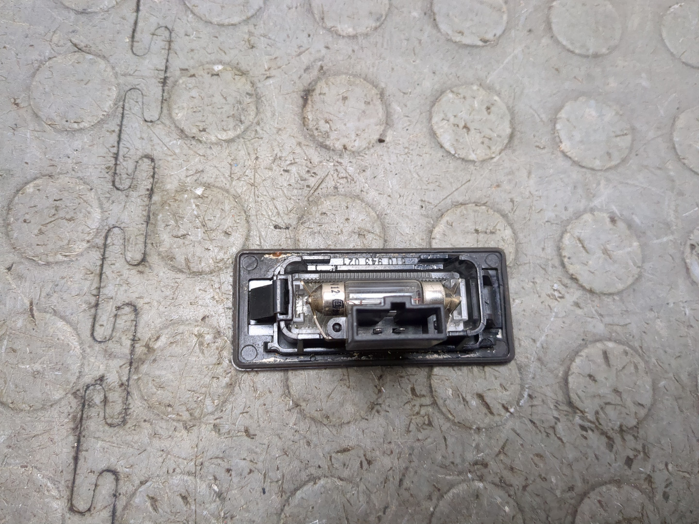 Фонарь подсветки номера