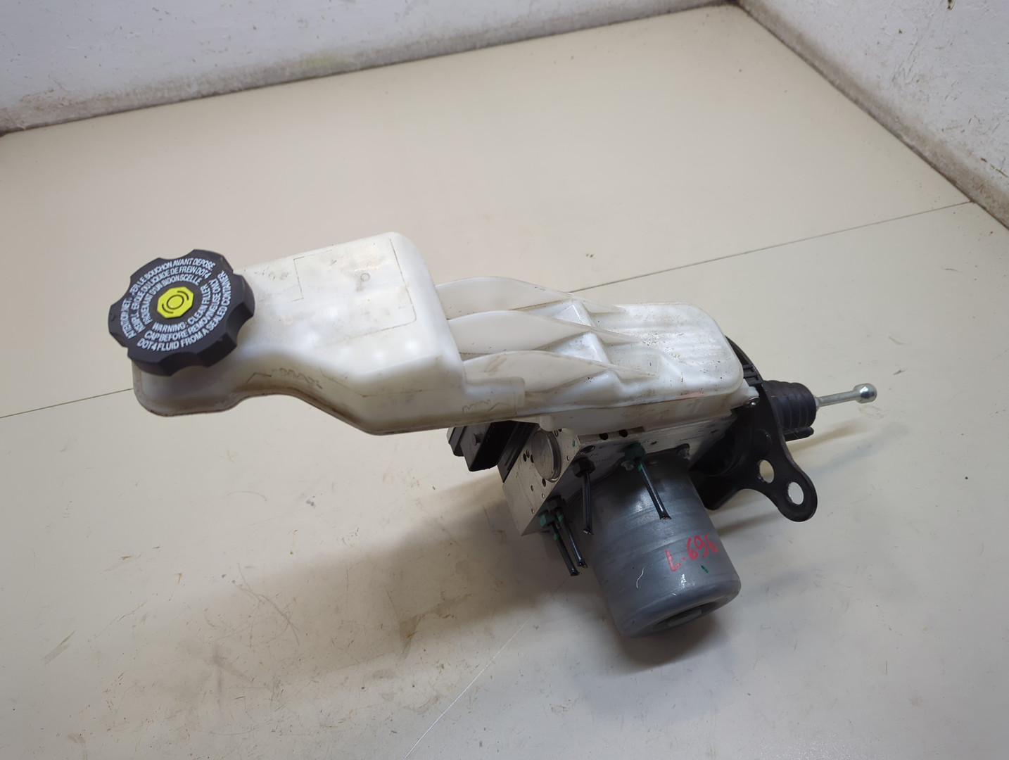 Цилиндр тормозной главный