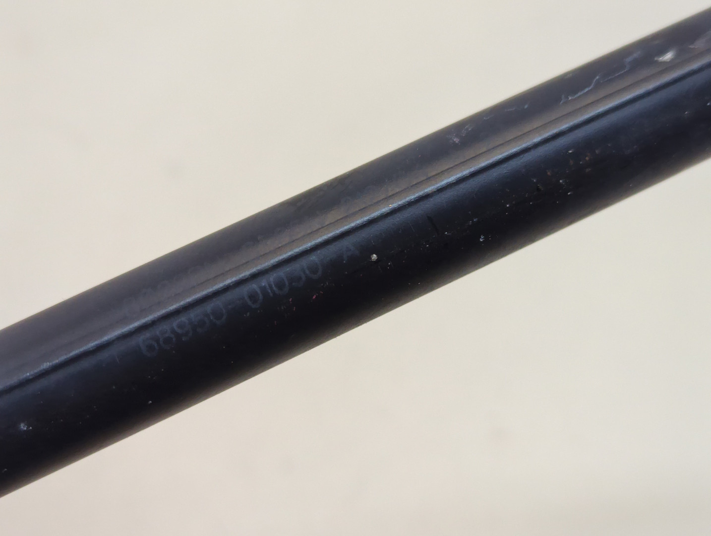 Амортизатор крышки багажника