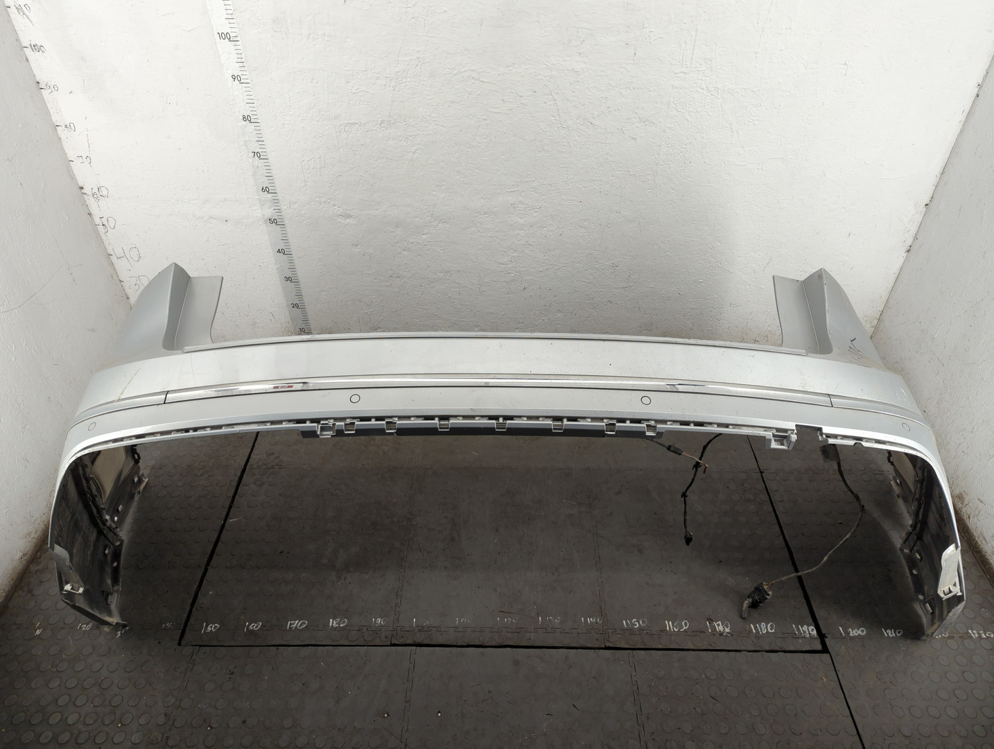 Бампер задний