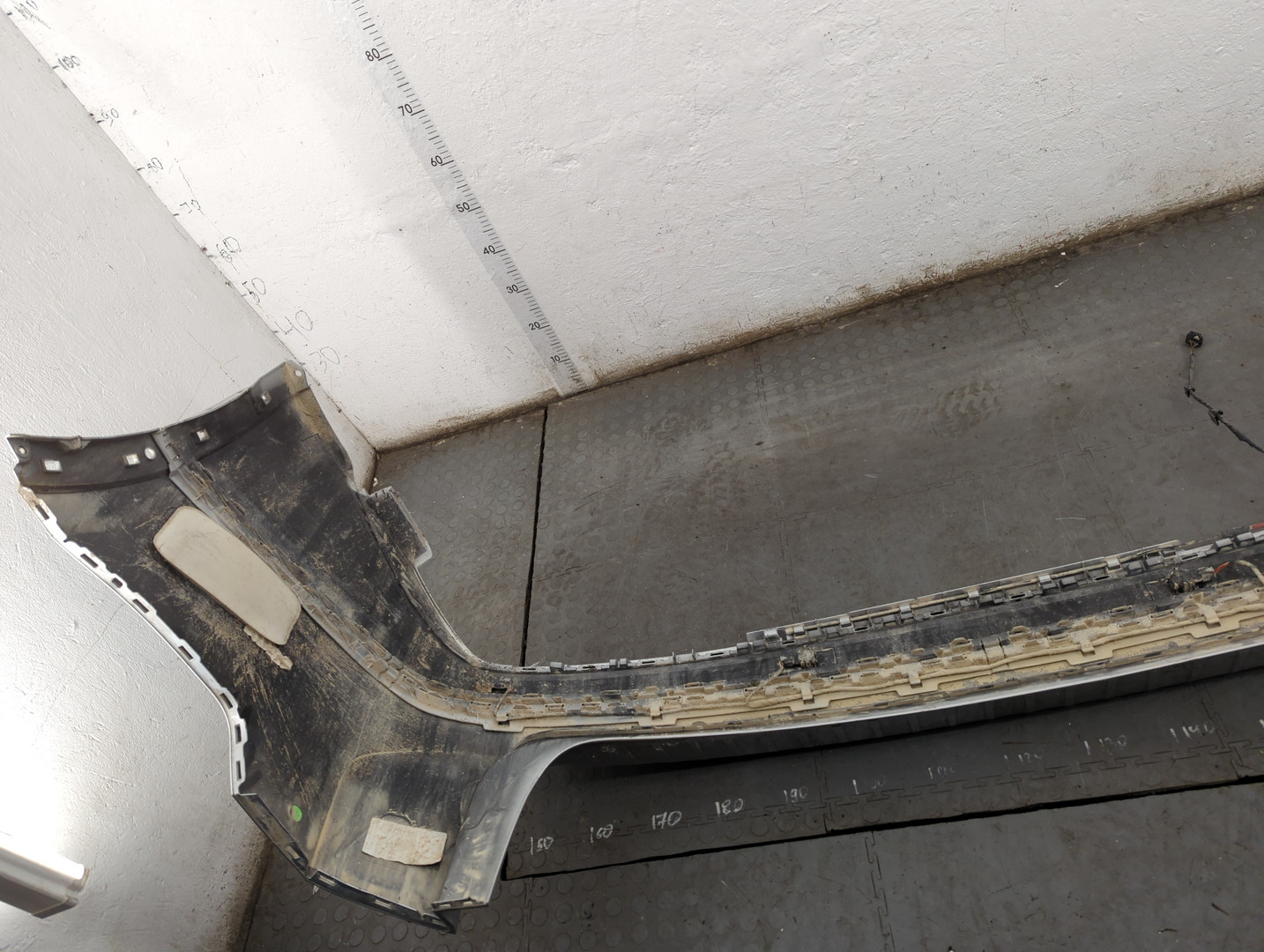 Бампер задний