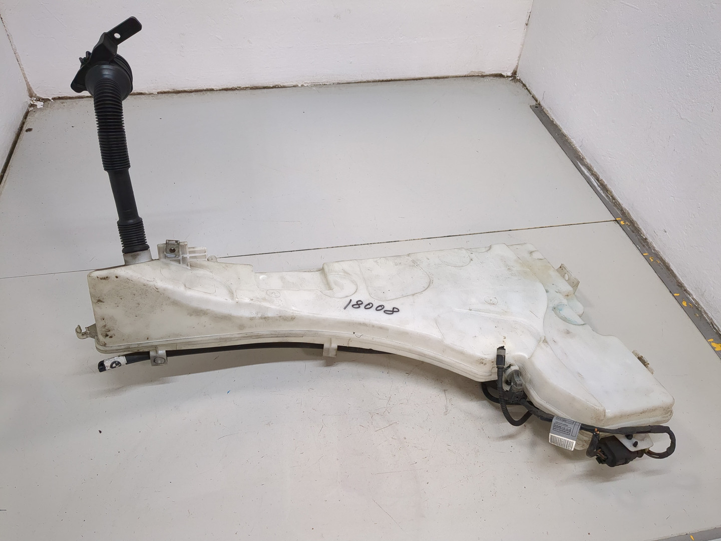 Бачок омывателя лобового стекла