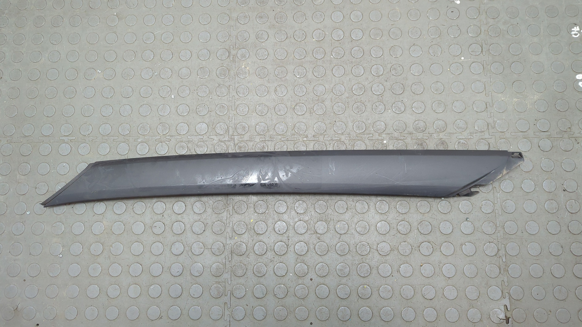 Молдинг лобового стекла