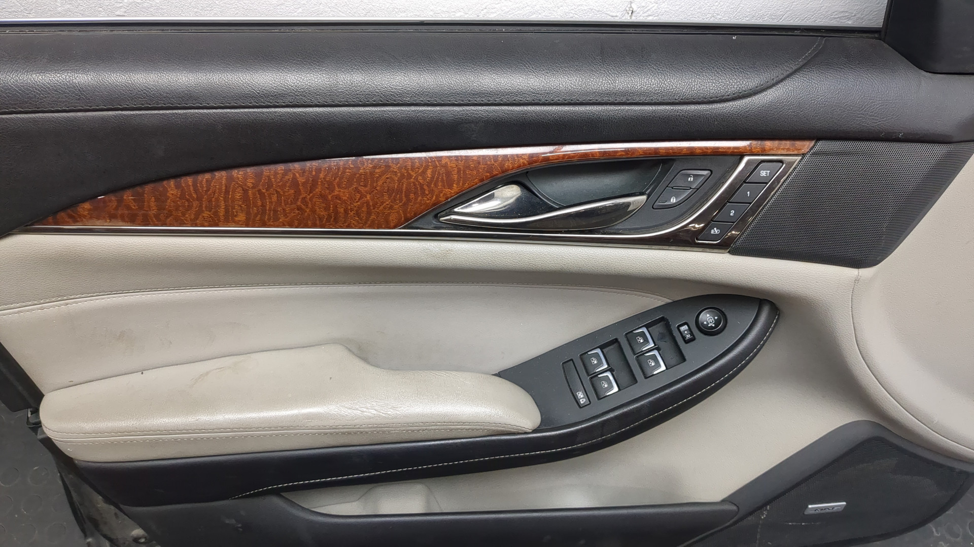 Дверь передняя левая