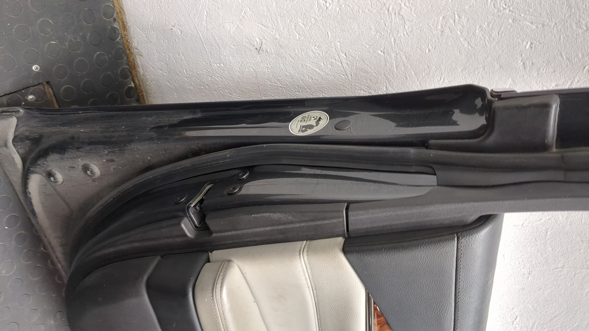 Дверь передняя левая